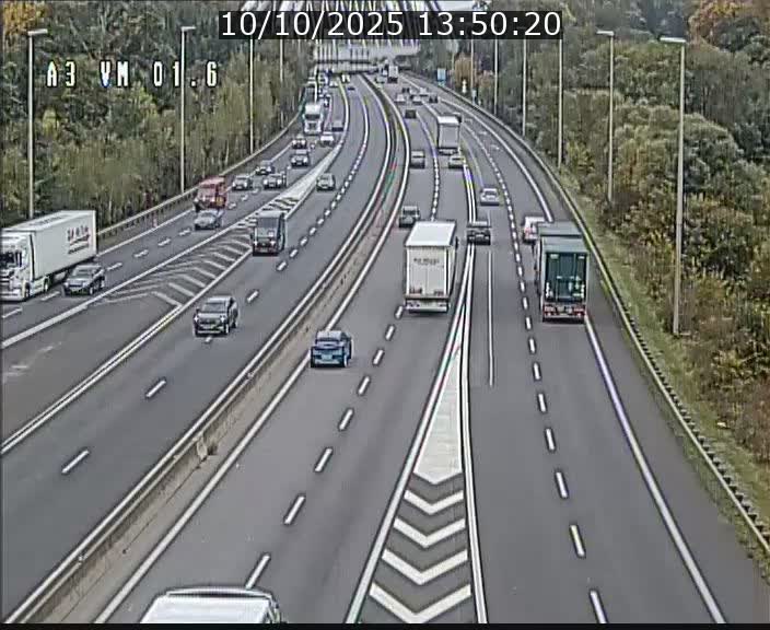 Traffic live webcam Luxembourg - Croix de Gasperich - A3 - BK 1.6 - direction France/Aire de Berchem