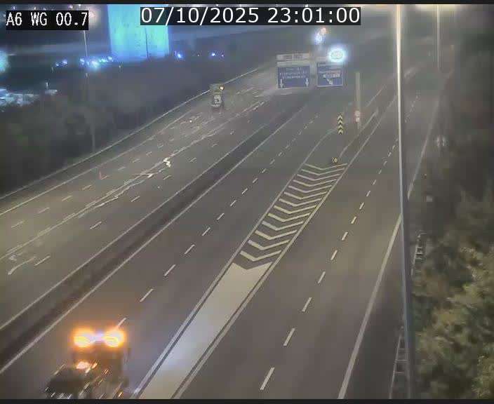 Traffic live webcam Luxembourg Croix de Cessange - A6 - BK 0.7 - direction A3 France