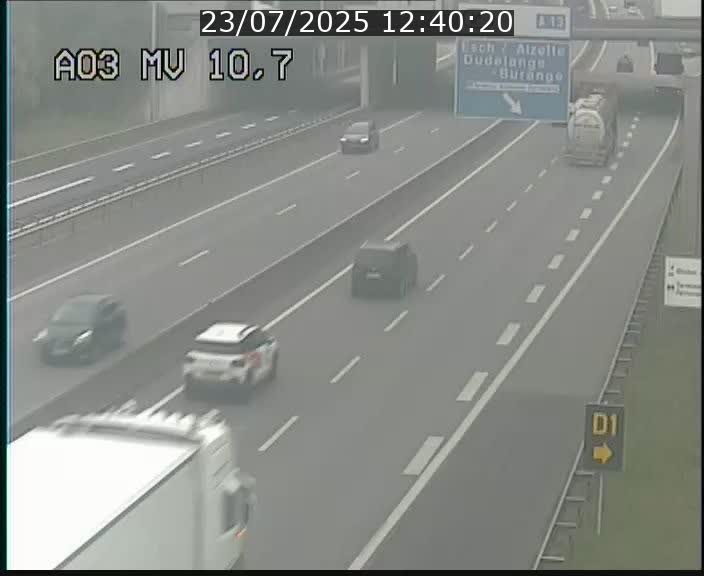 Traffic live webcam Luxembourg Croix de Bettembourg - A3 - BK 10.7 - direction France