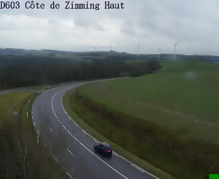 Webcam sur la D603 située en haut de la Côte de Zimming. Vue orientée vers Saint-Avold.
