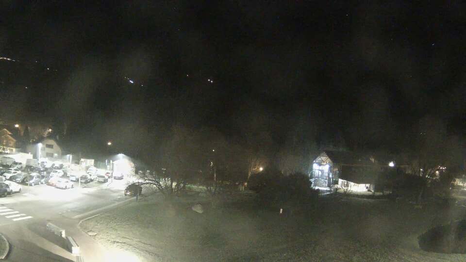 Webcam au niveau de la mairie du village du Bourg d'Oisans, aux pieds de l'Alpe d'Huez et aux portes du parc des Écrins