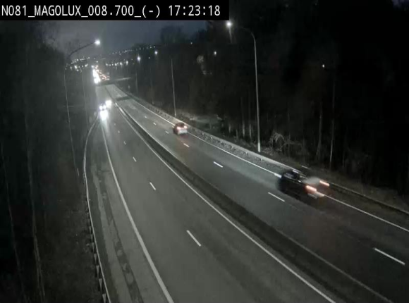 Webcam sur la N81 (E411) à hauteur de la jonction avec la N883. Vue orientée vers Arlon