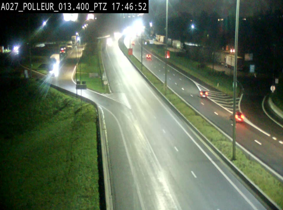Webcam A27/E42 avec vue sur le parking de l'aire de Polleur, après le Viaduc de Polleur à Theux. Vue orientée vers Liège