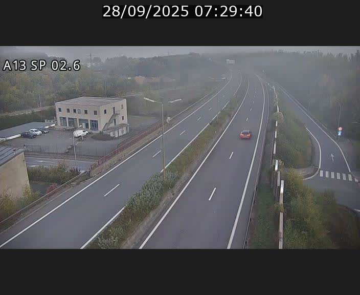 Traffic live webcam Luxembourg Sanem - A13 direction Pétange - BK 2.6