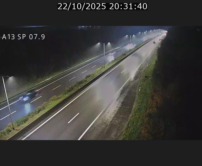 Traffic live webcam Luxembourg Jonction Lankelz - A13 direction Pétange - BK 7.9
