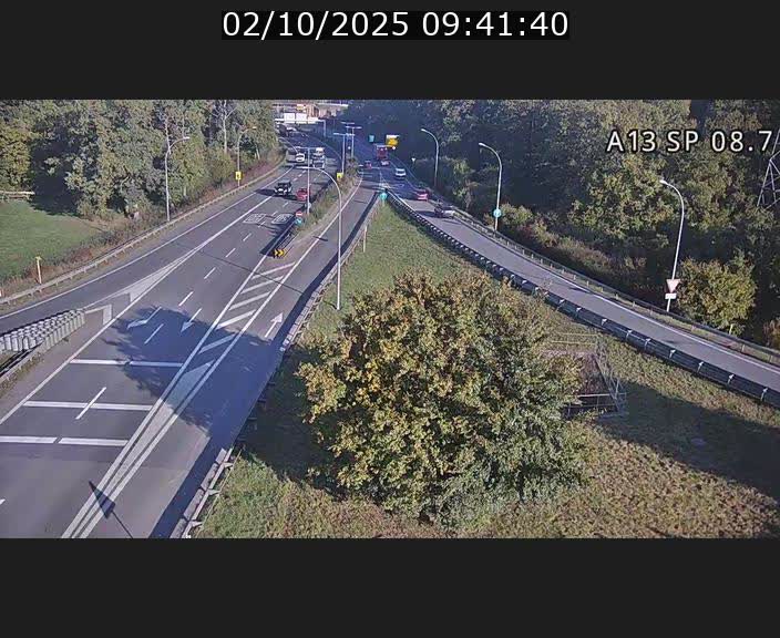 Traffic live webcam Luxembourg Jonction Lankelz - A13 direction Pétange - BK 8.7 