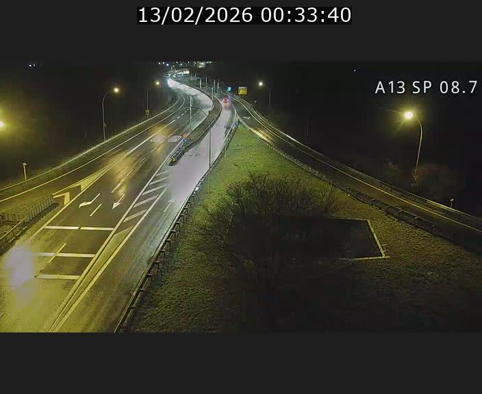 Traffic live webcam Luxembourg Jonction Lankelz - A13 direction Pétange - BK 8.7 