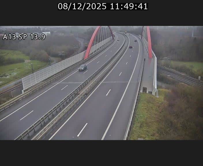Traffic live webcam Luxembourg Kayl - A13 direction Esch-sur-Alzette/Luxembourg-ville - BK 13.9