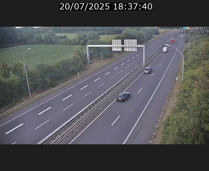 Traffic live webcam Luxembourg Croix de Bettembourg, rond-point d'Hellange - A13 direction Allemagne - BK 20.9