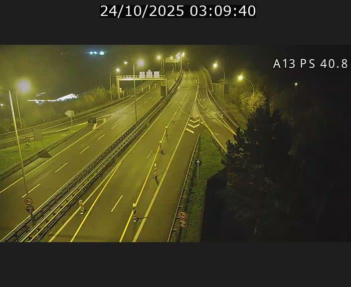 Webcam autoroute A13 à la sortie est du tunnel Markusbierg à Schengen. Vue sur le pont de la Moselle, vers l'Allemagne