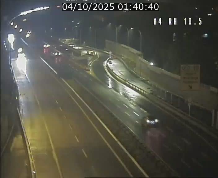 Traffic live webcam Luxembourg Pontpierre - A4 - BK 10.5 - direction Luxembourg