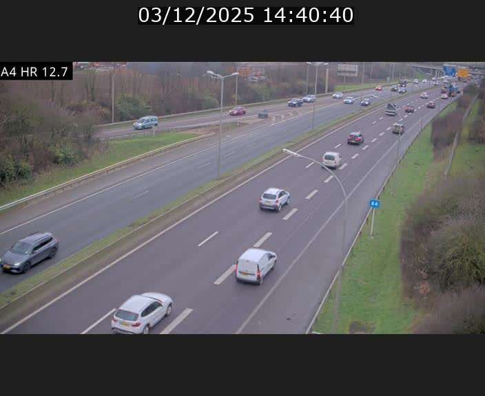 Traffic live webcam Luxembourg Esch sur Alzette - A4 - BK 12.7 - direction Esch-Belval