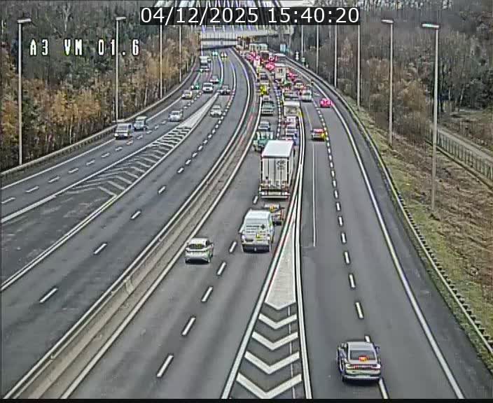 Traffic live webcam Luxembourg - Croix de Gasperich - A3 - BK 1.6 - direction France/Aire de Berchem