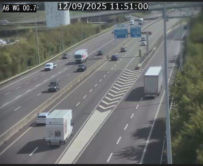 Traffic live webcam Luxembourg Croix de Cessange - A6 - BK 0.7 - direction A3 France