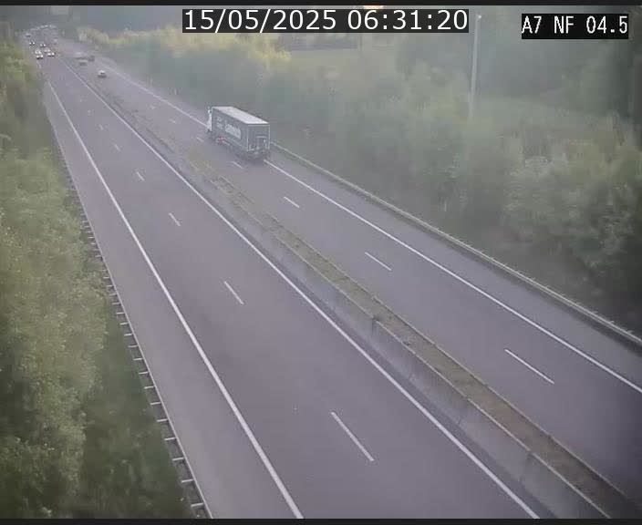 Caméra autoroute Luxembourg A7 - Passage à gibier Rëngelbour - direction Tunnel Grouft