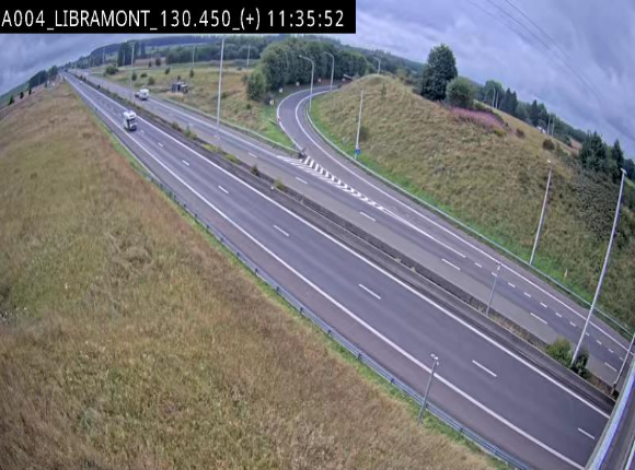 Webcam à Libramont sur l'E411 à la jonction avec la N89 menant vers Bouillon et la France. Vue orientée vers Arlon
