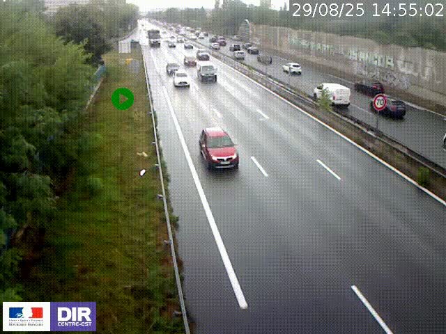 Webcam à Bron sur l'A43 à la jonction avec le boulevard périphérique de Lyon (D383). Vue orientée vers Lyon