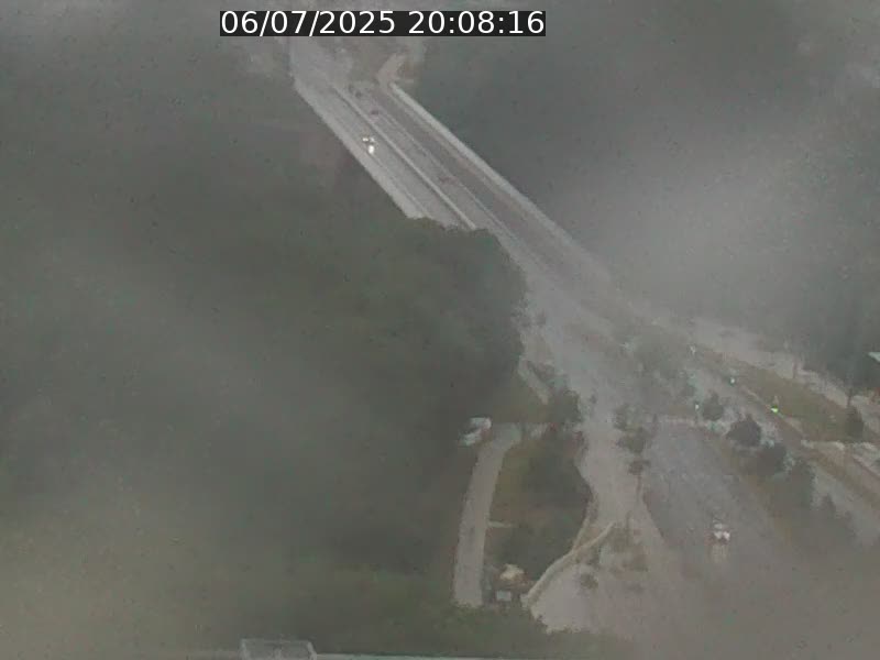 Webcam sur l'avenue John Fitzgerald Kennedy (N51) avec vue sur le Pont rouge (Pont Grande Duchesse Charlotte), l'arrêt Pfaffenthal et l'entrée du quartier Kirchberg