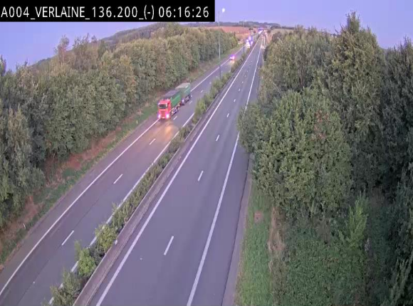 Webcam sur l'E411 à hauteur du pont surplombant la N40, à proximité de la sortie 26 Verlaine - Libramont-Chevigny. Vue orientée vers Namur