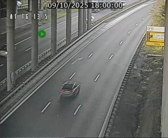 Traffic live webcam Luxembourg Senningen - A1 direction Luxembourg - BK 13.5