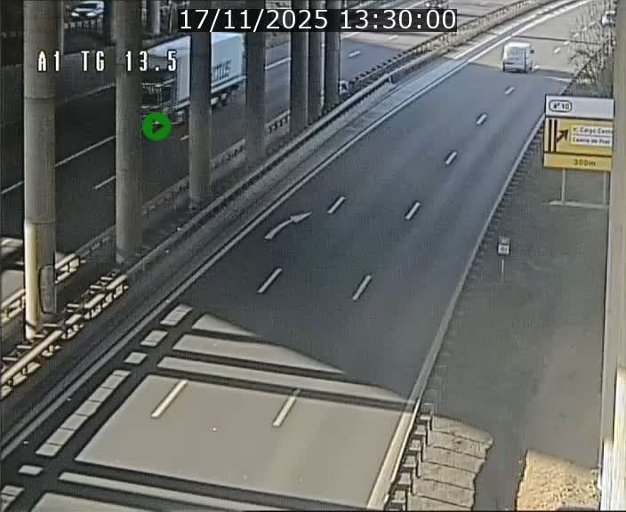 Traffic live webcam Luxembourg Senningen - A1 direction Luxembourg - BK 13.5