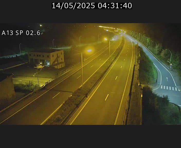 Traffic live webcam Luxembourg Sanem - A13 direction Pétange - BK 2.6