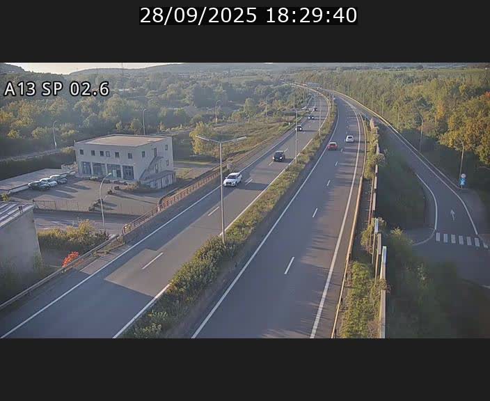 Traffic live webcam Luxembourg Sanem - A13 direction Pétange - BK 2.6