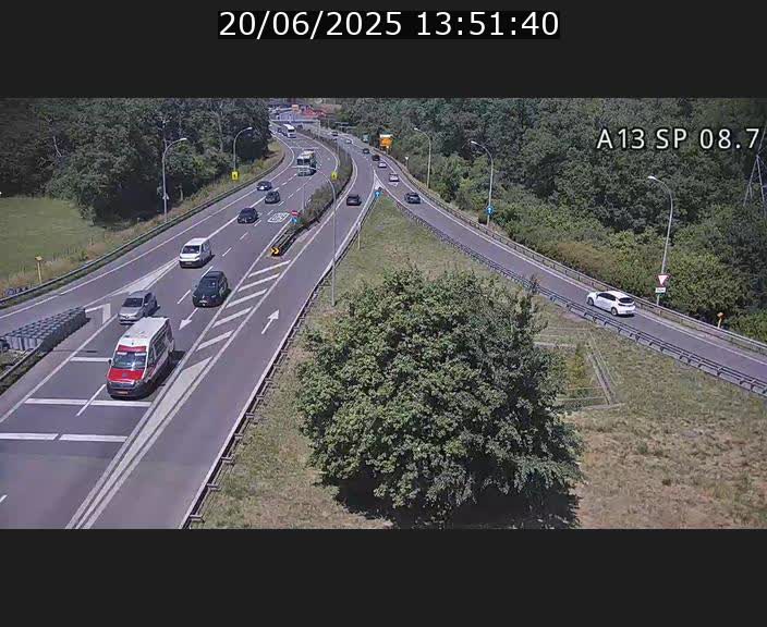 Traffic live webcam Luxembourg Jonction Lankelz - A13 direction Pétange - BK 8.7 