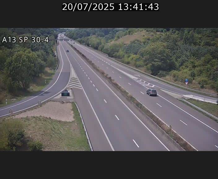 Traffic live webcam Luxembourg Altwies - A13 direction Luxembourg-ville - BK 30.4