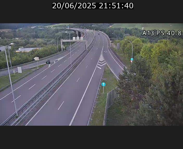 Webcam autoroute A13 à la sortie est du tunnel Markusbierg à Schengen. Vue sur le pont de la Moselle, vers l'Allemagne