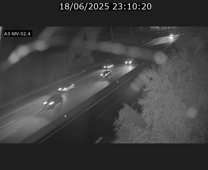Webcam autoroute de la France (A3) au Luxembourg à Fentange, à proximité de la Croix de Gasperich. Vue orientée vers la Cloche d'Or