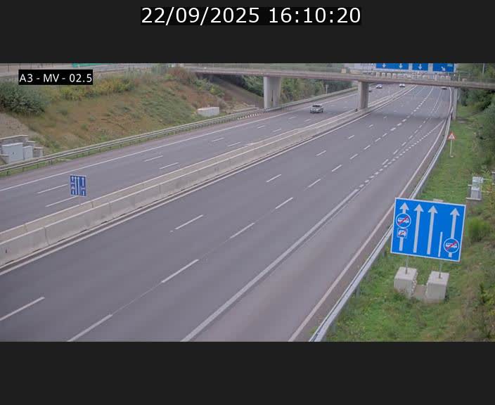 Webcam autoroute A3 au Luxembourg à proximité de la Croix de Gasperich. Vue orientée vers Luxembourg