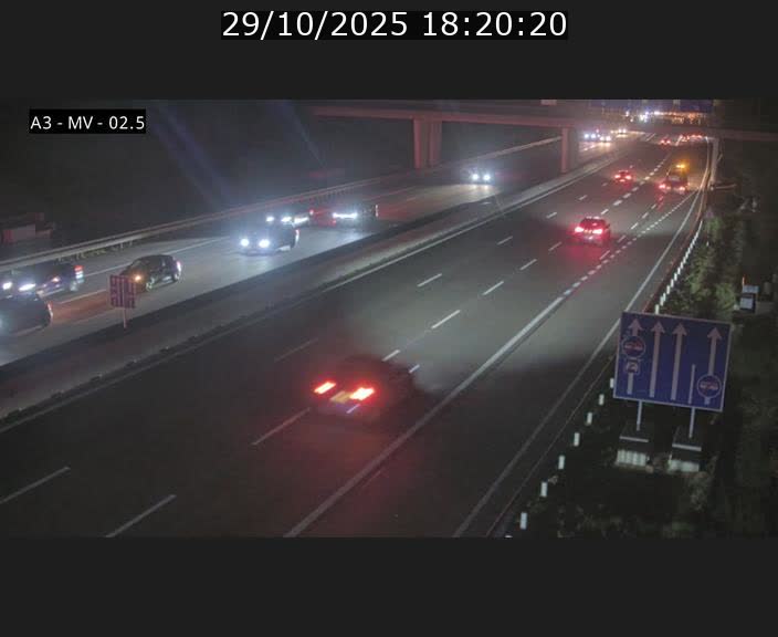 Webcam autoroute A3 au Luxembourg à proximité de la Croix de Gasperich. Vue orientée vers Luxembourg
