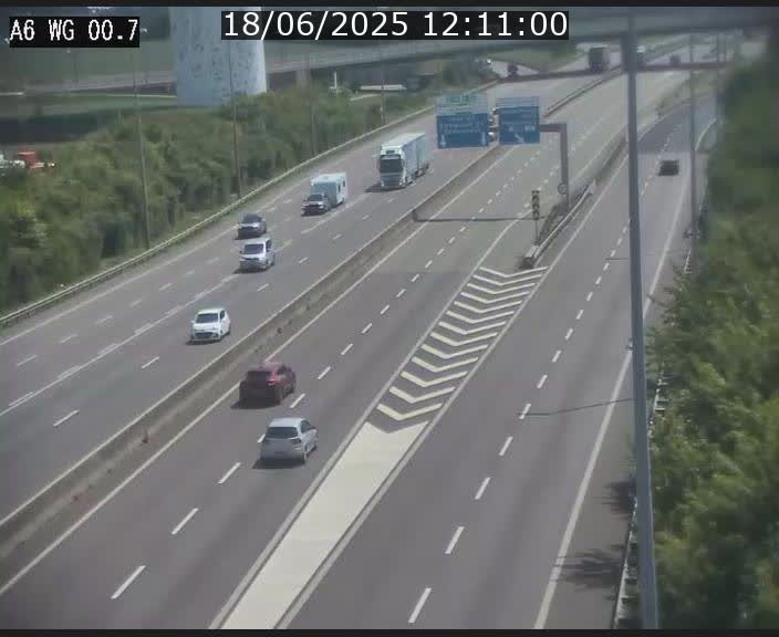 Traffic live webcam Luxembourg Croix de Cessange - A6 - BK 0.7 - direction A3 France