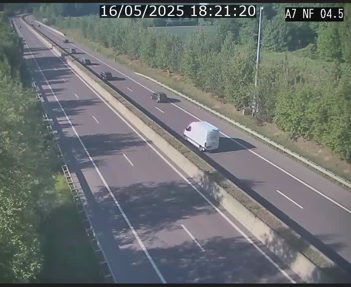 Caméra autoroute Luxembourg A7 - Passage à gibier Rëngelbour - direction Tunnel Grouft