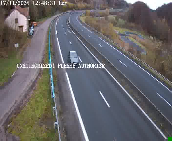 Webcam sur la D910 située dans la Côte des 4 vents. Vue orientée vers le bas, vers Saint-Avold.