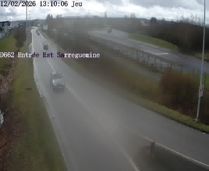 Point de vue trafic déployé sur D662 (France) à Sarreguemines, regardant vers Sarreguemines, aidant conducteurs et services à anticiper les flux.