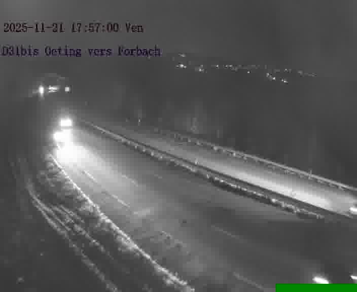 Caméra routière située sur D31bis (France) à Oeting, orientée vers Forbach, surveillant en continu la circulation locale et régionale.