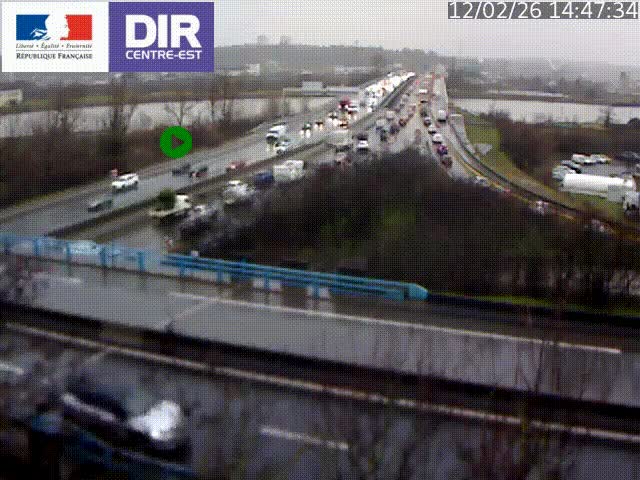 Clone of Caméra de circulation sur A7 à Lyon Perrache vers Marseille, le long du Rhône