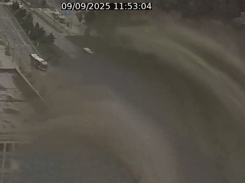 Webcam sur l'avenue John Fitzgerald Kennedy (N51) avec vue sur le Pont rouge (Pont Grande Duchesse Charlotte), l'arrêt Pfaffenthal et l'entrée du quartier Kirchberg