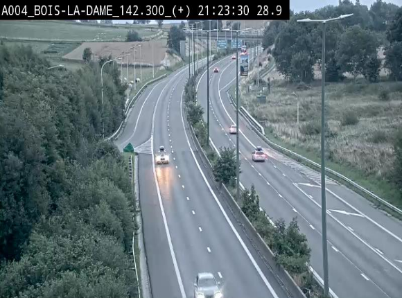 Webcam située entre la sortie 29 Neufchâteau et la jonction avec l'E25 en direction de Liège et Luxembourg