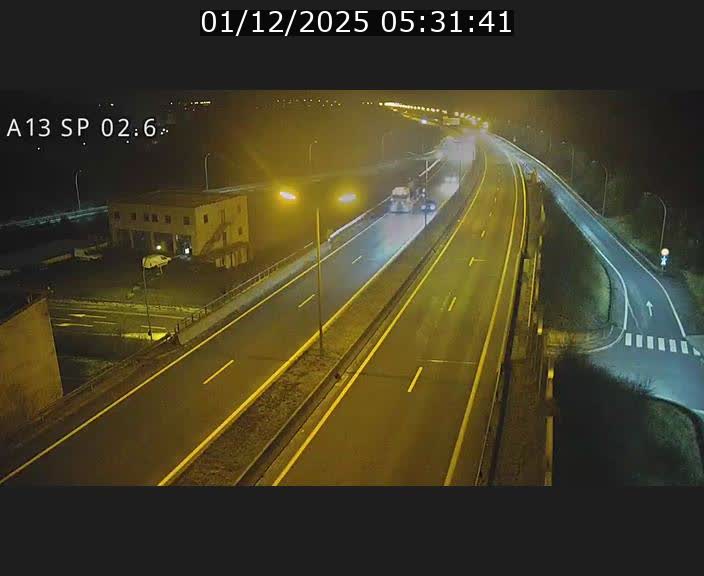 Traffic live webcam Luxembourg Sanem - A13 direction Pétange - BK 2.6