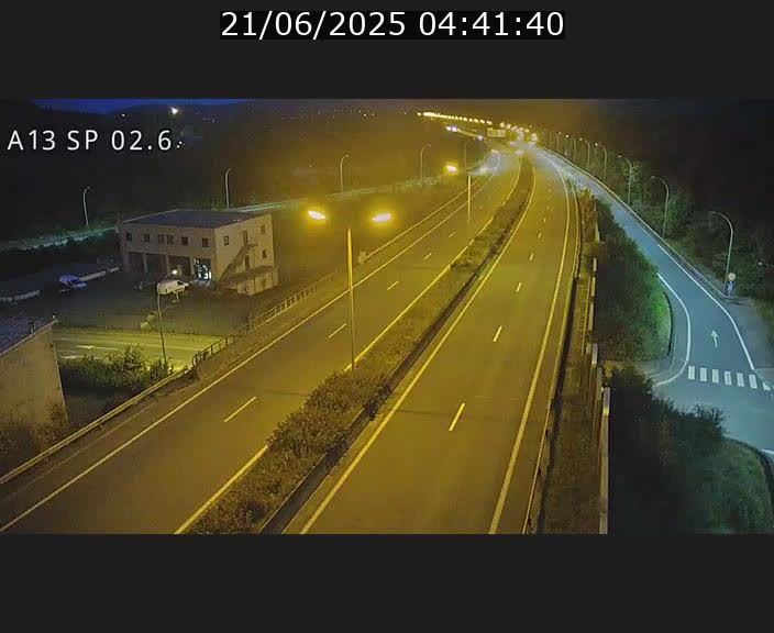 Traffic live webcam Luxembourg Sanem - A13 direction Pétange - BK 2.6