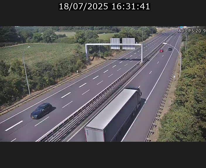 Traffic live webcam Luxembourg Croix de Bettembourg, rond-point d'Hellange - A13 direction Allemagne - BK 20.9