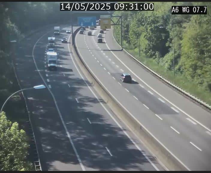 Traffic live webcam Luxembourg - Bridel - A6 - BK 7.7 - direction Belgique