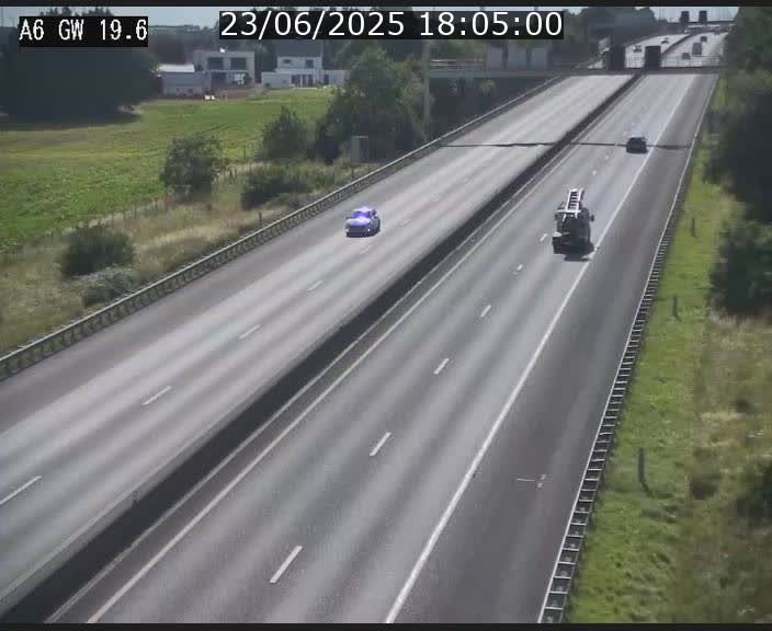 Traffic live webcam Luxembourg - Steinfort - A6 - BK 19.6 - direction Belgique