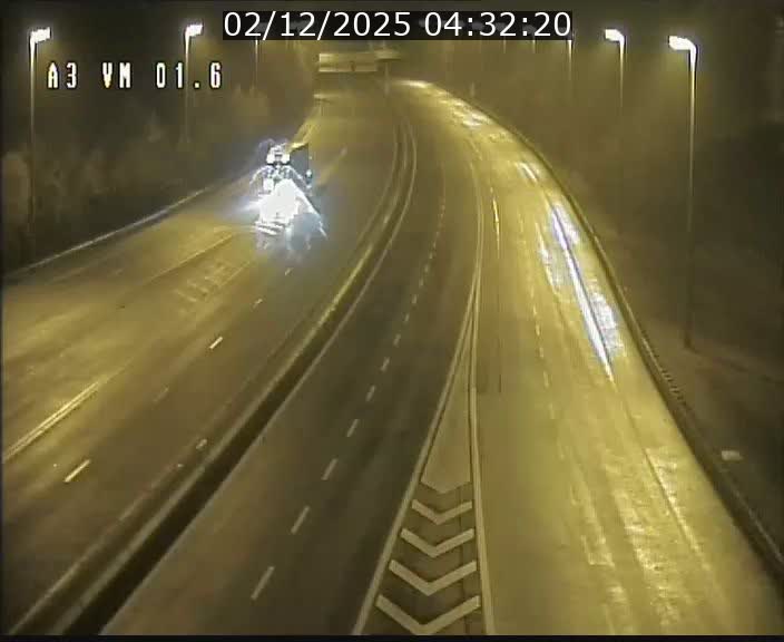 Traffic live webcam Luxembourg - Croix de Gasperich - A3 - BK 1.6 - direction France/Aire de Berchem