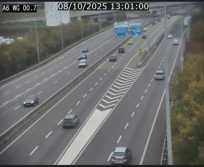 Traffic live webcam Luxembourg Croix de Cessange - A6 - BK 0.7 - direction A3 France