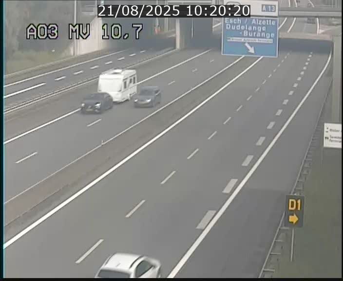 Traffic live webcam Luxembourg Croix de Bettembourg - A3 - BK 10.7 - direction France