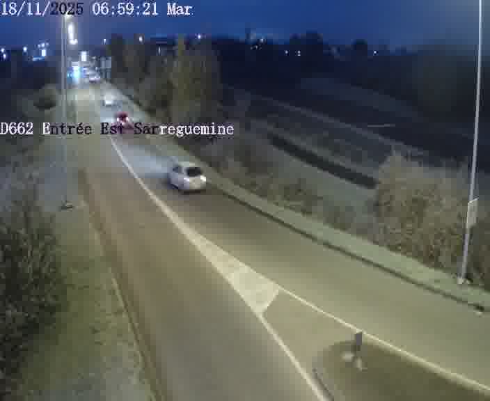 Point de vue trafic déployé sur D662 (France) à Sarreguemines, regardant vers Sarreguemines, aidant conducteurs et services à anticiper les flux.